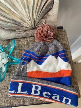 L.L.Bean Katahdin Grey Pom Pom Hat New w/ Tags Adult One Size Gorpcore Outdoor